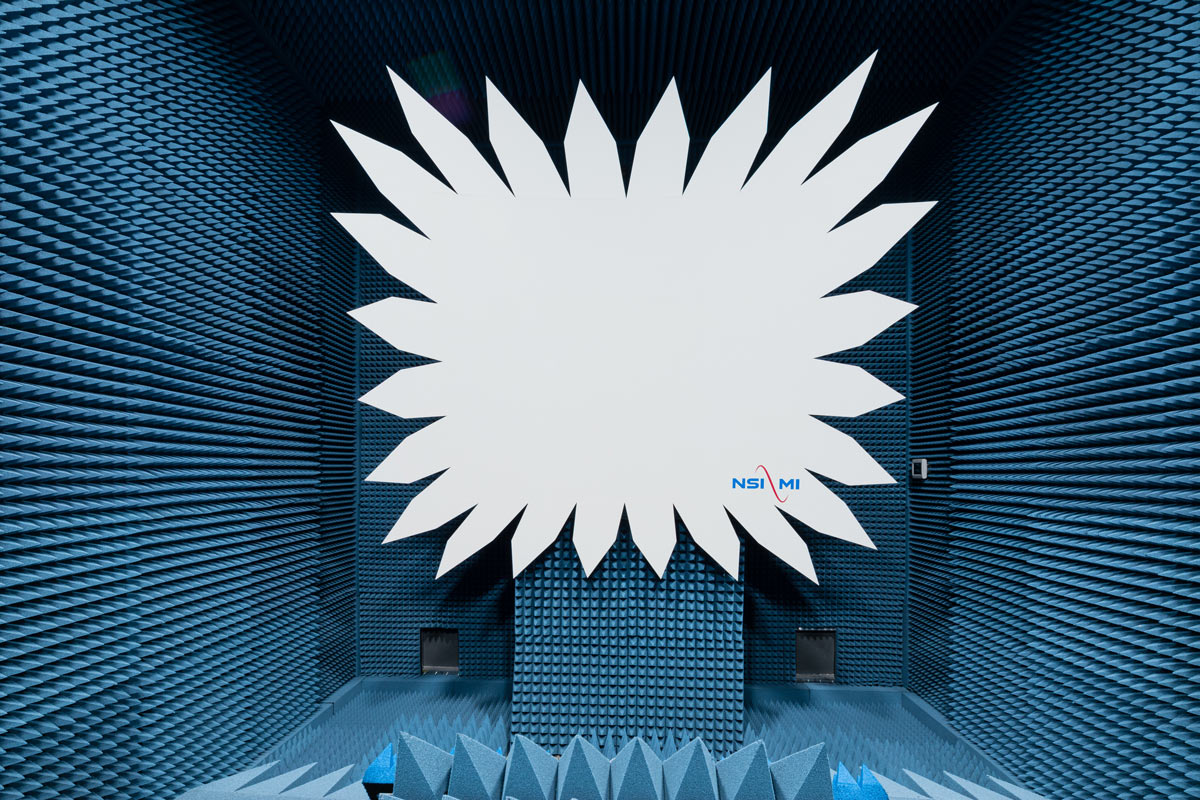 Compact Range Reflector